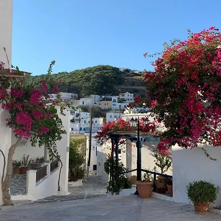 Marvelous Santorini | 2 Bedrooms | Sesshomaru | Unobstructed Views Over The Volcano | Private Oudroor Pool | Mechalohori Мегалохори